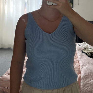 Débardeur bleu en laine