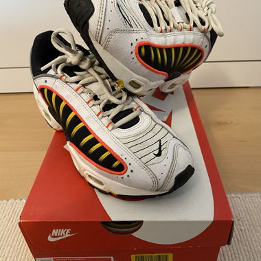 Nike Tailwind