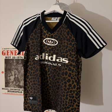 T-shirt de sport à imprimé léopard
