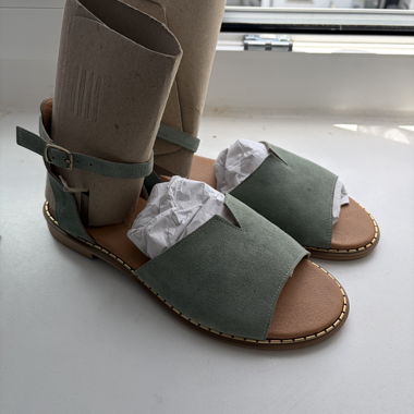 Sandali in camoscio Mint