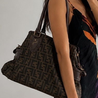 Sac à main Fendi à monogramme 100% authentique