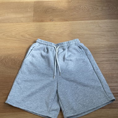 Shorts gris avec nœud