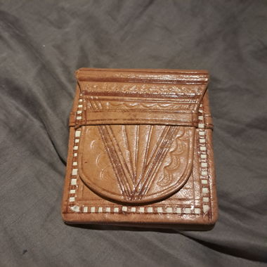 Piccolo portafoglio "touareg" in pelle marrone