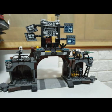 Ensemble LEGO Batcave Batman