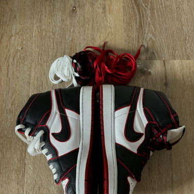 Jordan 1 Retro High  Bloodline (41)