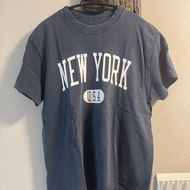 T-shirt Brandy Melville « New York » bleu foncé