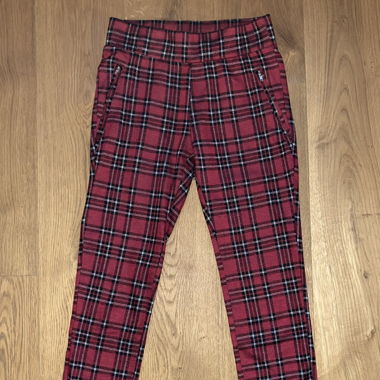 Rot karrierte Hose