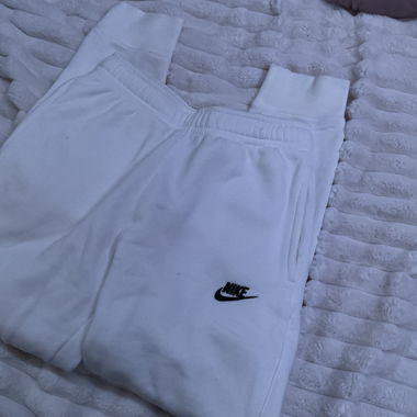 Weisse Nike Trainingshose