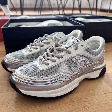 Sneakers Chanel argento/grigio