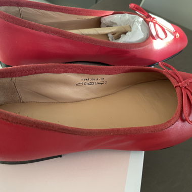 Rote Ballerinas aus Leder