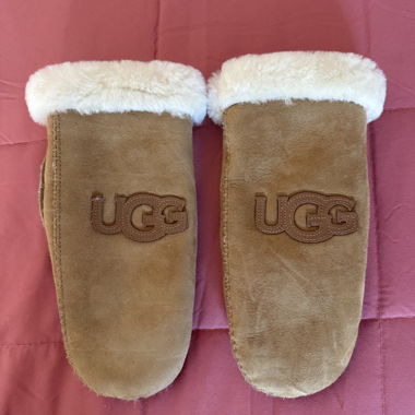 Muffole UGG in shearling nuove – Mai indossate