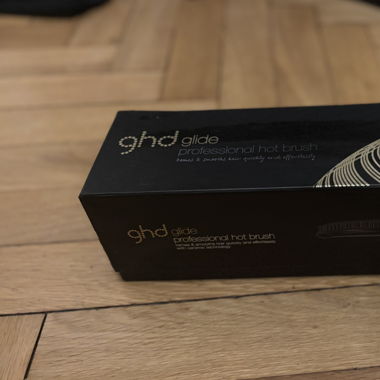 GHD glide Professional hot brush 
