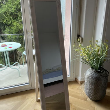 Miroir sur pied