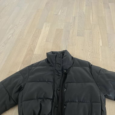 Bomberjacke aus Leder von Zara