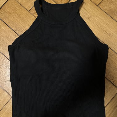 T-shirt Uniqlo donna con reggiseno sportivo integrato