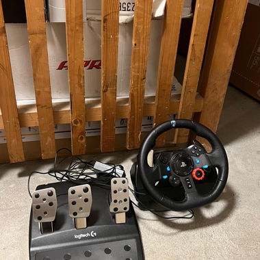 Volant Logitech G29 et pédales