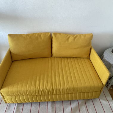 Divano letto giallo