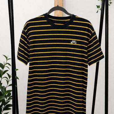 T-shirt a righe Nike SB
