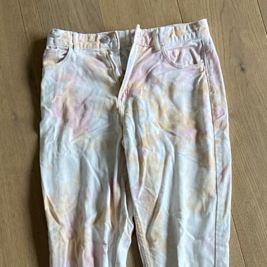 Batikegefärbte Jeans von H&M