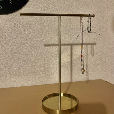 Présentoir à bijoux couleur or