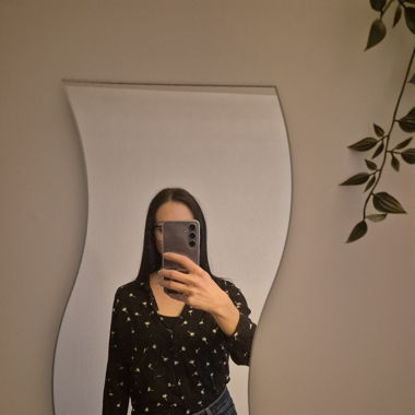 Schwarze Bluse mit Muster