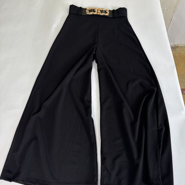 Pantaloni neri a gamba larga