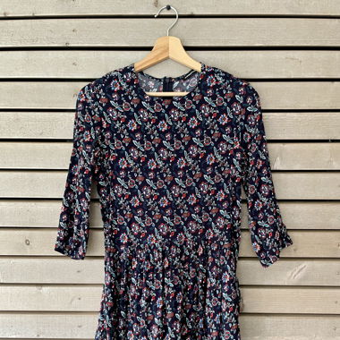 Luftiges Kleid mit floralem Muster