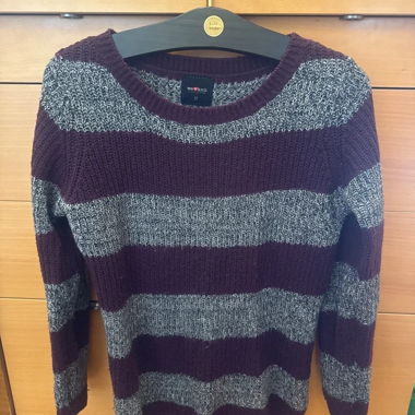Gestreifter Strickpullover