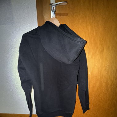 Schwarzer  Hoodie
