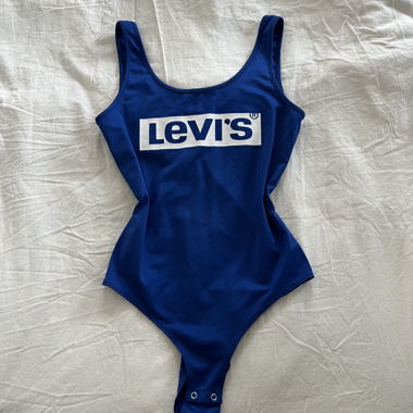  Levi’s Logo Bodysuit in Royal Blue