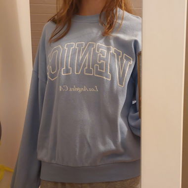 Blauer Pullover