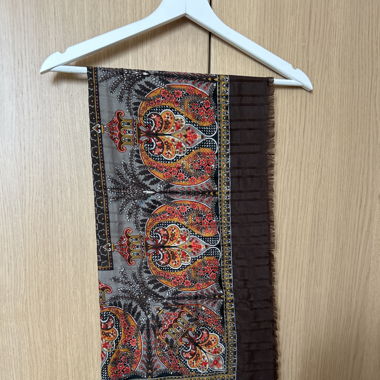 Foulard à motif oriental 