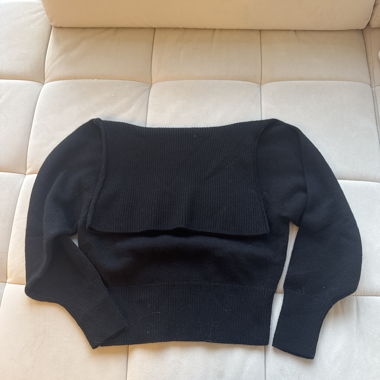 100% wool off-shoulder knit