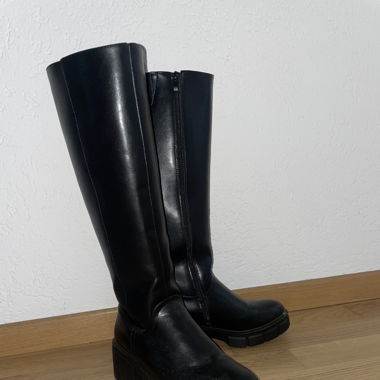Chunky kneeboots