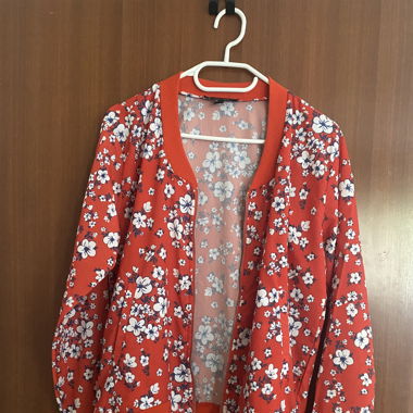 Veste avec fleurs