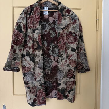 Cappotto jacquard floreale di ALEC BIZBY