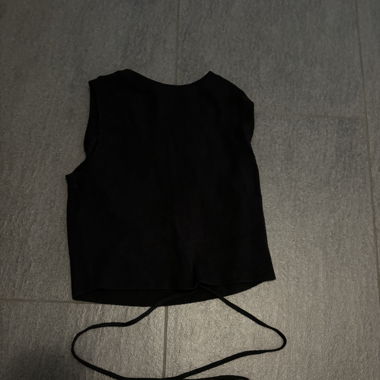 Subdued Top