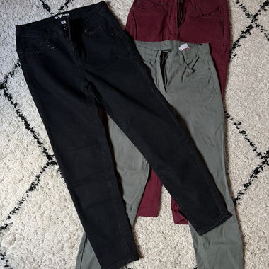 3 women's trousers in black, bordeaux, khaki