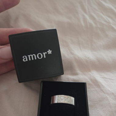 Ein Amor Ring