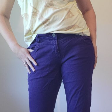 Lilafarbene Jeans