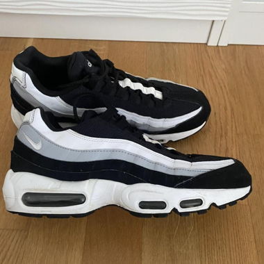 Nike Air Max 95 black/white sneakers