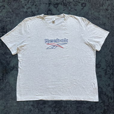 T-shirt Reebok grigio con logo