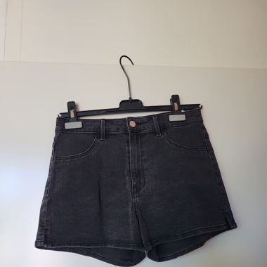 Schwarze Shorts