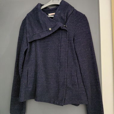 Giacca blu scuro collo asimmetrico