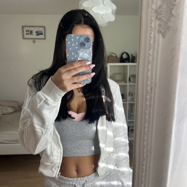 Veste à capuche zippée blanche de Brandy Melville