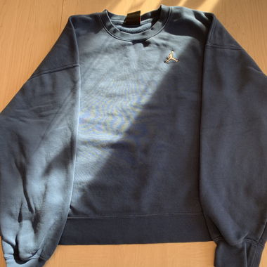 Blue Nike Jordan sweater / Fits like an S