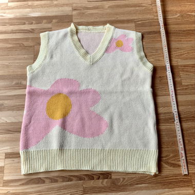 Ärmelloser Pulli mit Blumenmuster