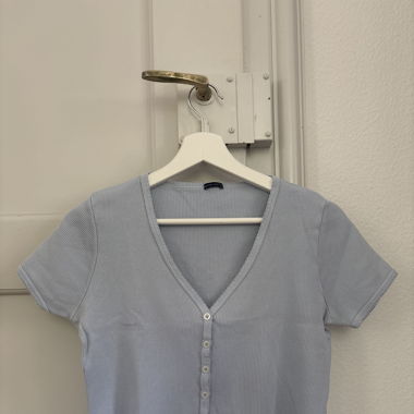 Hellblaues Top