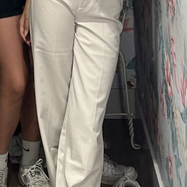 Beige Stoffhose mit weitem Bein