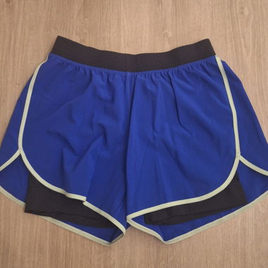 Blauer Sport-Shorts